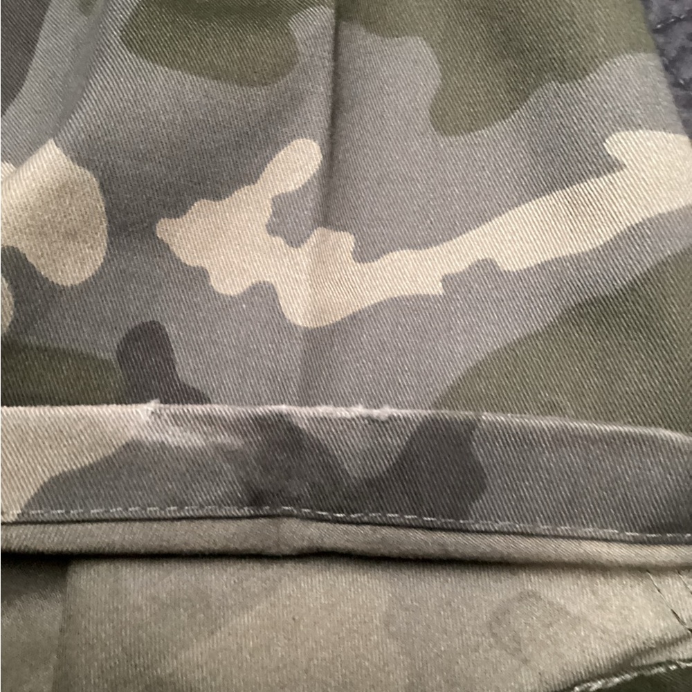Jeanetix mens camouflage cargo pants, size W44/L33 inches - Picture 9 of 11